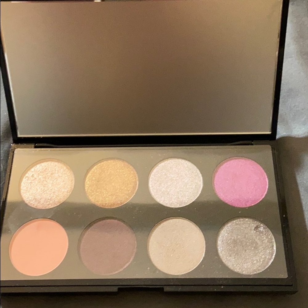 Eyeshadow - Picture 2 of 2